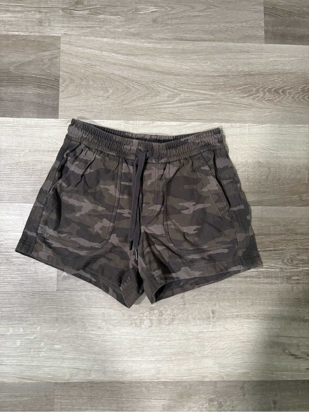 Athleta Farallon Drawstring Shorts - Gray women’s size 0